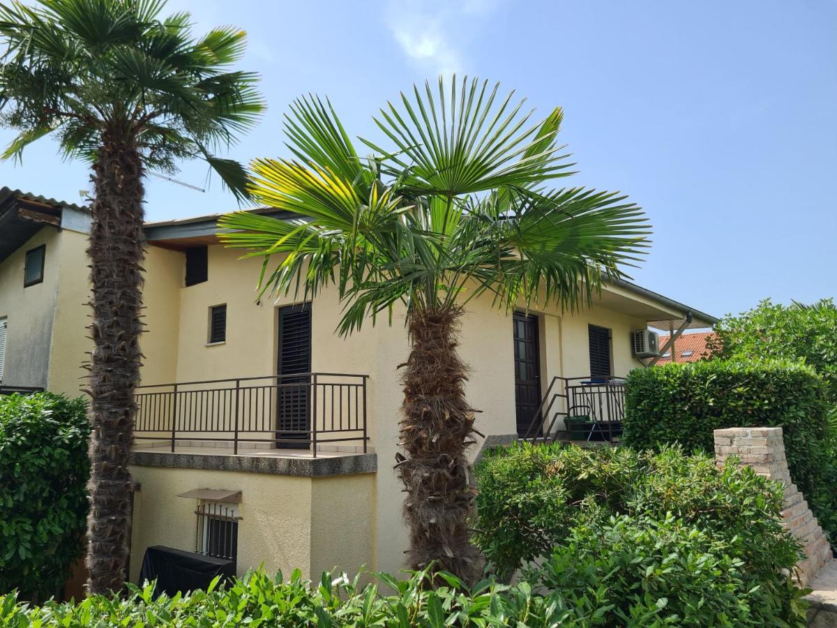 Apartman Tamy Malinska Buitenkant foto