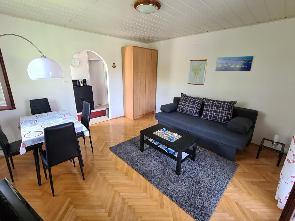 Apartman Tamy Malinska Buitenkant foto