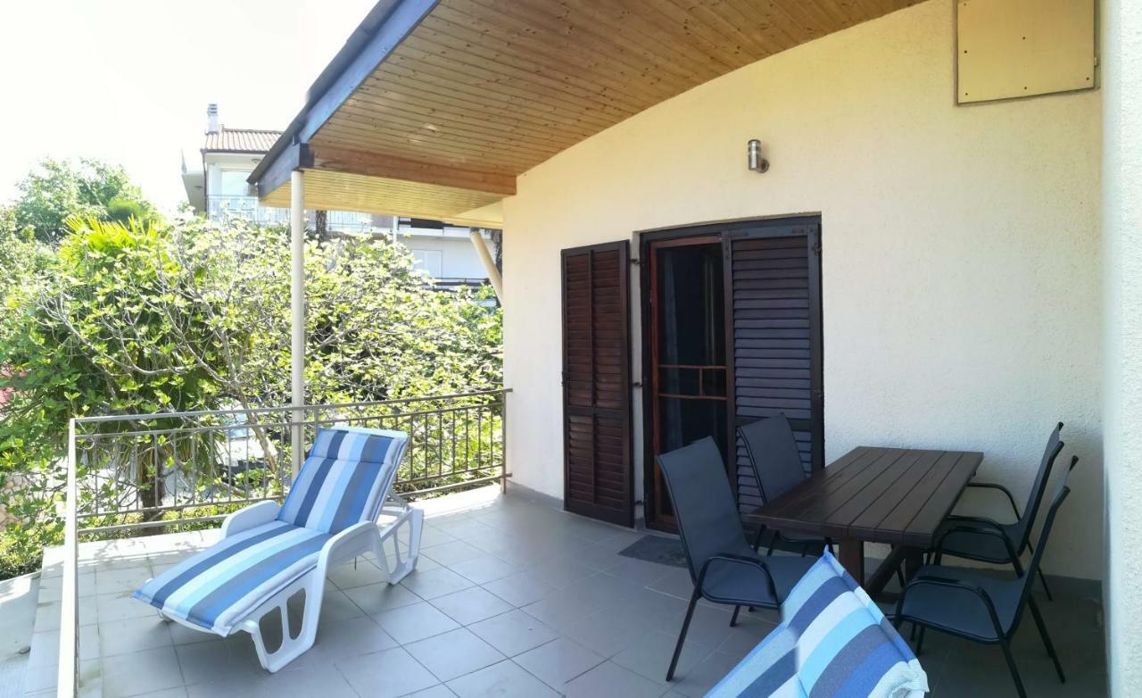 Apartman Tamy Malinska Buitenkant foto